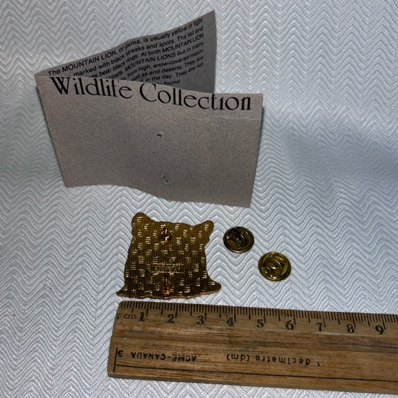 Wildlife collection lapel hat pin - Picture 2 of 7